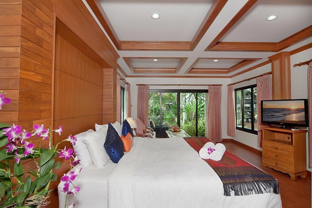 Bangtao Tara Villa One Phuket Eksteriør billede